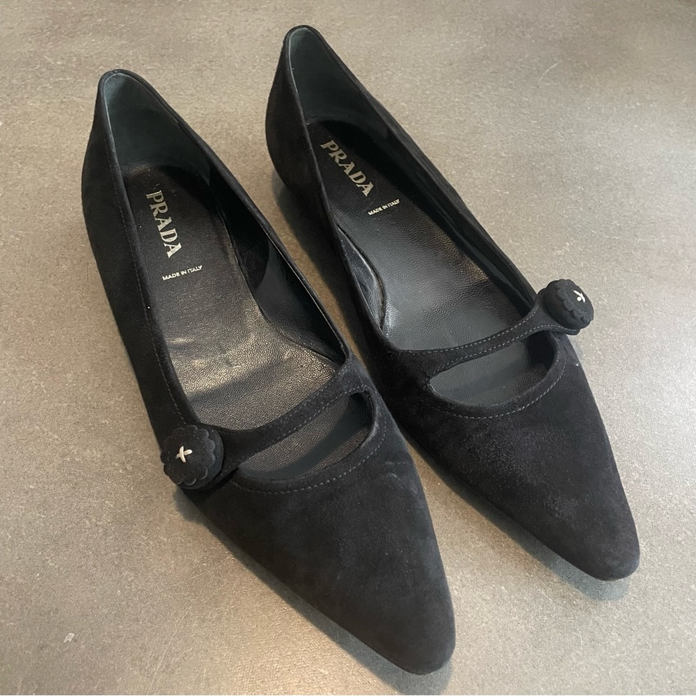 PRADA Black Pointed Toe Flats Size 37 1/2